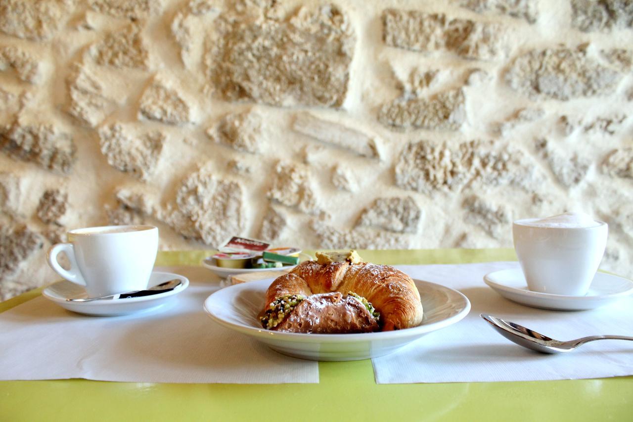 Le Mangiatoie Del Cavaliere Acomodação com café da manhã Montallegro Exterior foto